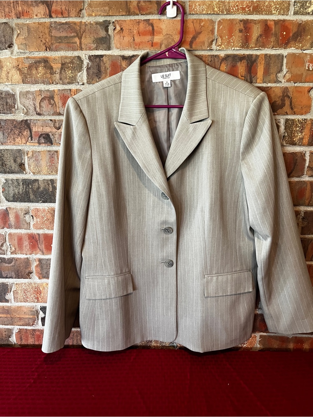 Le Suit Women’s Sage Green Pinstriped Career Blazer Size:18 with pockets